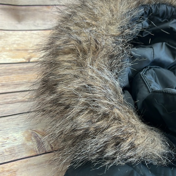 Columbia Women’s Puffer Jacket - Picture 3 of 4